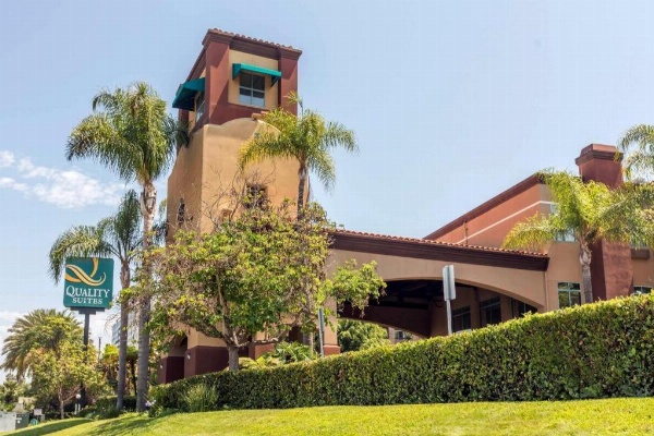 Ramada Suites by Wyndham San Diego image 1