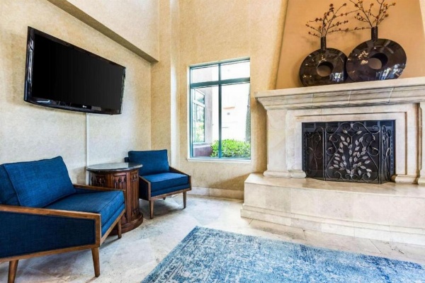 Ramada Suites by Wyndham San Diego image 11