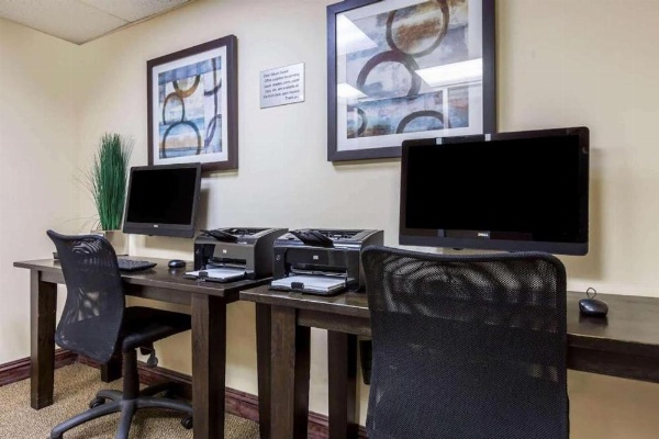 Ramada Suites by Wyndham San Diego image 12